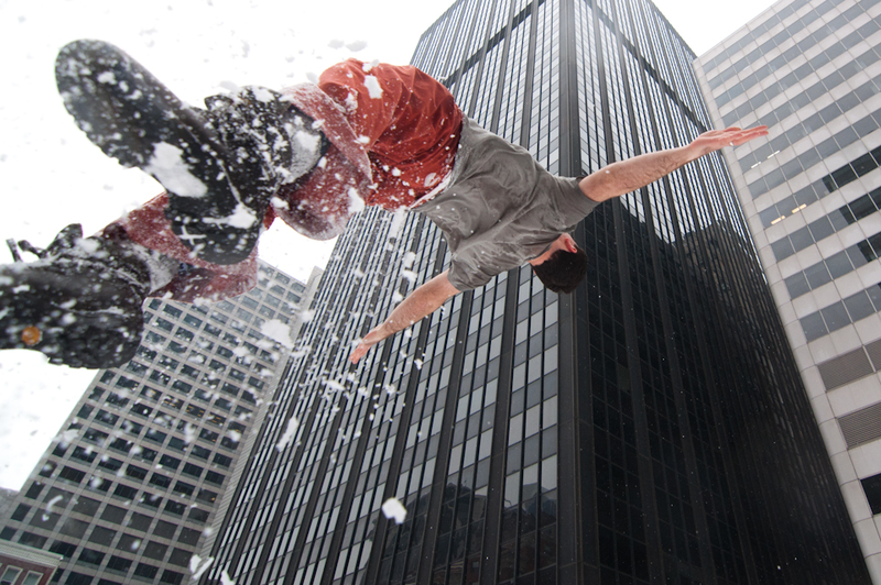 Illustration for article titled 98 Incredible Photos of Levitation